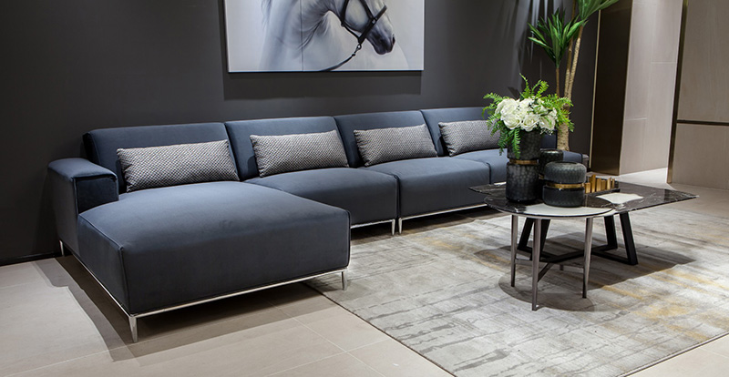 Moderne, einfache Wohnzimmer-Ecksofa-Kombination aus Stoff mit breiten Armlehnen 107967